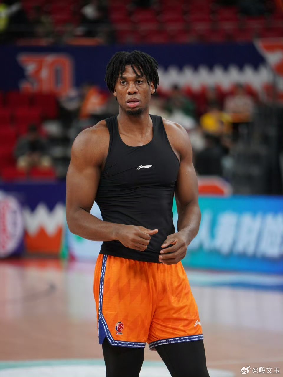 怀特塞德终于把防守端的统治力带到cba了。 