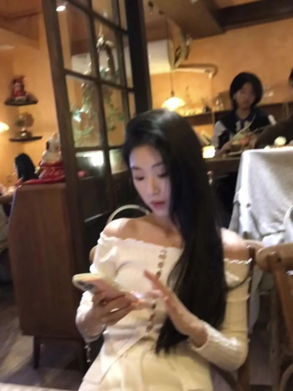 我的一生没有任何计划 即兴发挥 于是我独行 自在饱满也沸腾