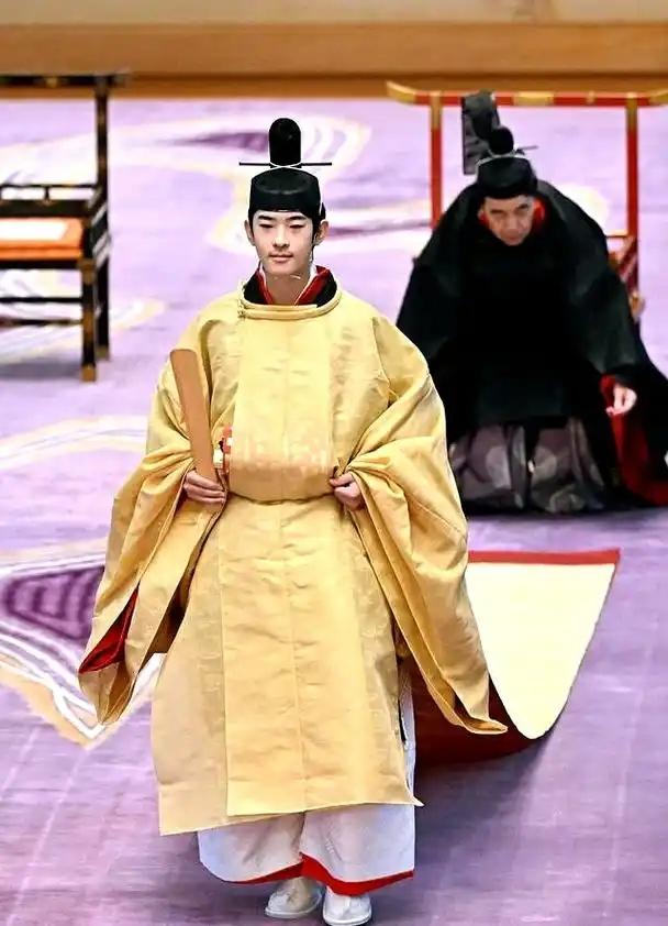 日本悠仁亲王那么内向平庸还选妃，真有女性愿意嫁给他吗？说白了，基本没人愿意嫁入皇