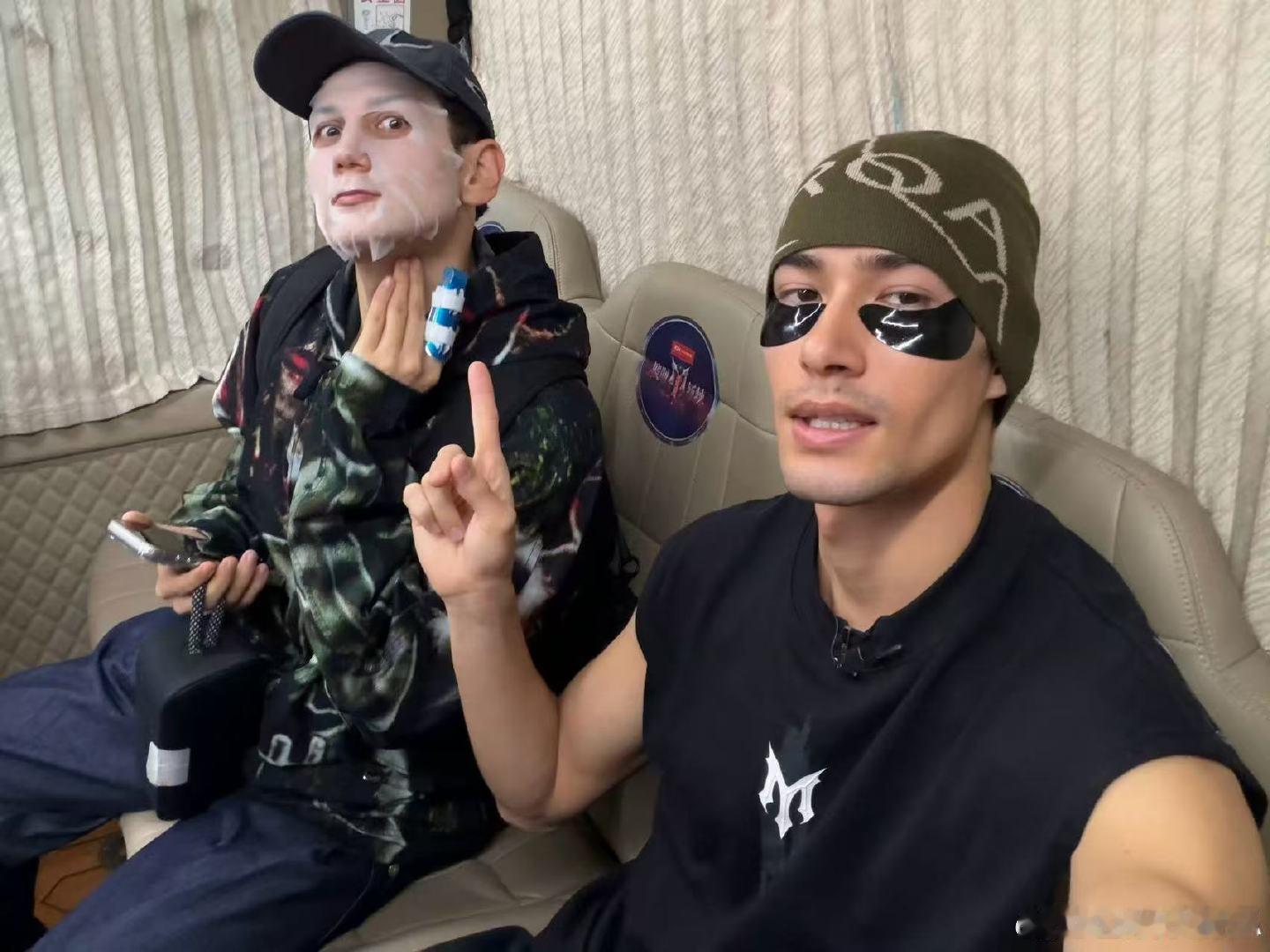 米卡不愧是男团出身披荆斩棘直播 谁被米卡的舞台狠狠惊艳！二公直播《蒙娜丽莎》气场