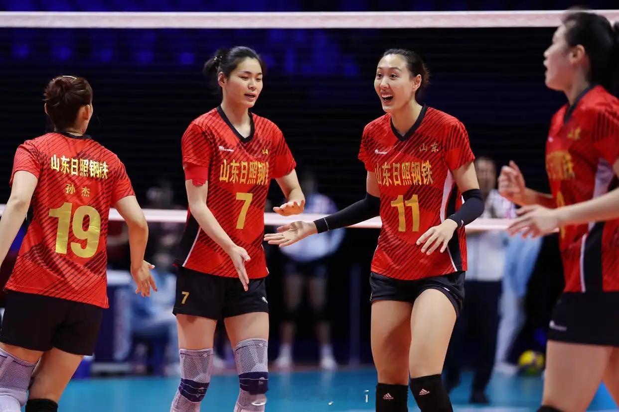 山东女排全运会小组赛5连胜（胜负局15-1），已经无限接近小组第一，只要在福建女