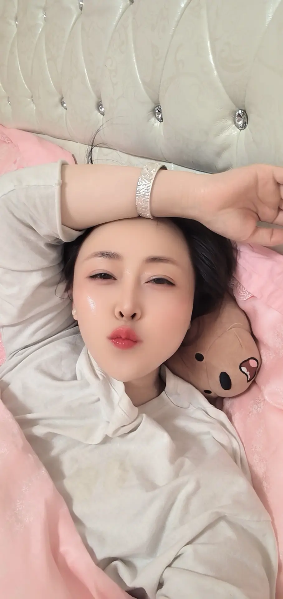 等一个懂我宠爱我不顾一切一心一意对我好的人，你若敢在我身上赌我绝不会让你输。