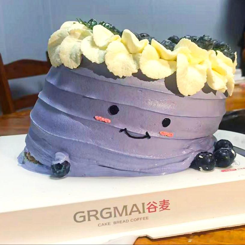 动动宝宝们～昨天晚上的歪头小蛋糕🍰 