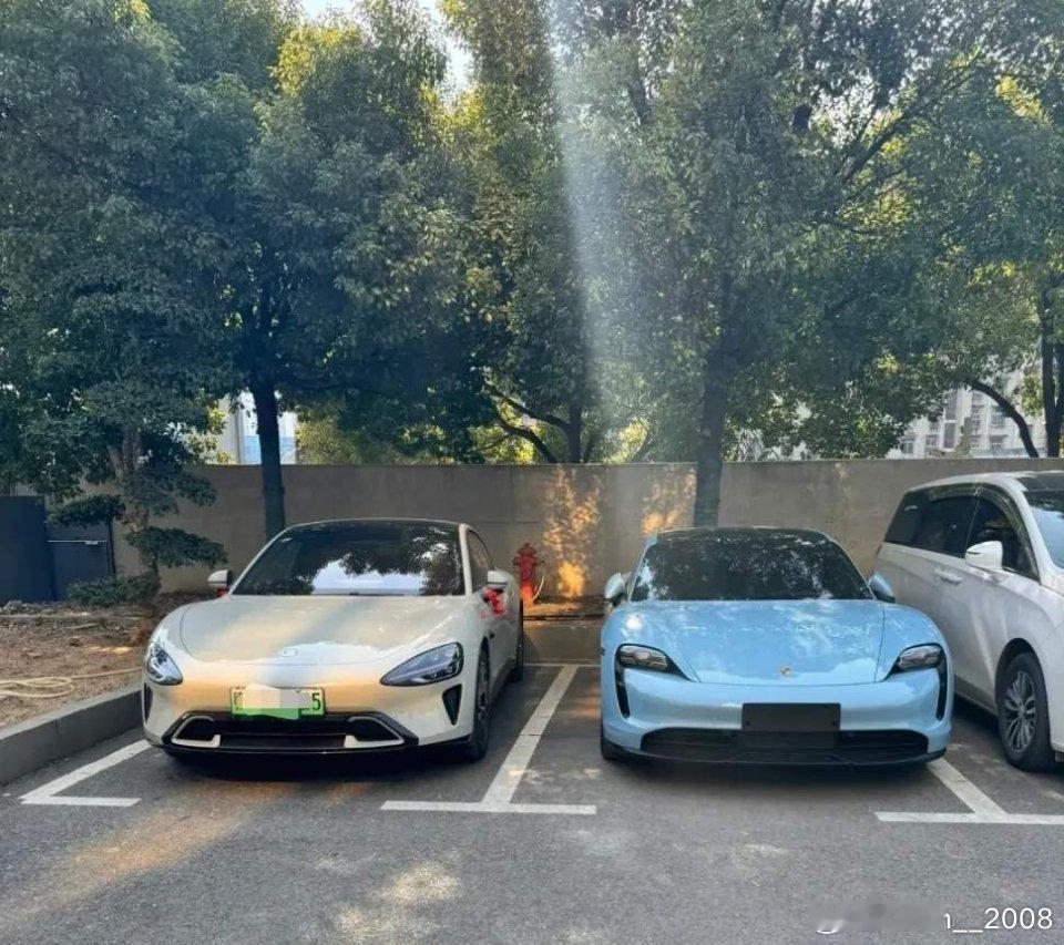 小米SU7对比保时捷这外观是抄袭还是借鉴？ 