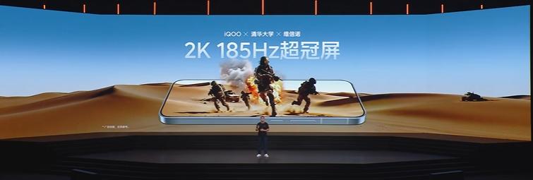 Neo12的屏幕采用的是2K 185 Hz 超冠屏，是和清华大学、维信诺联合打造