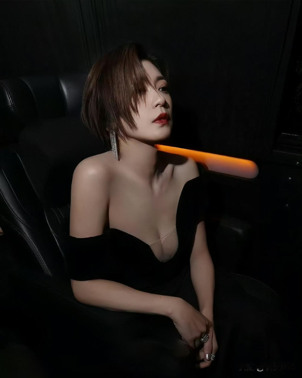 贾静雯 x 金钟奖红毯放大招[爱慕][飞吻]