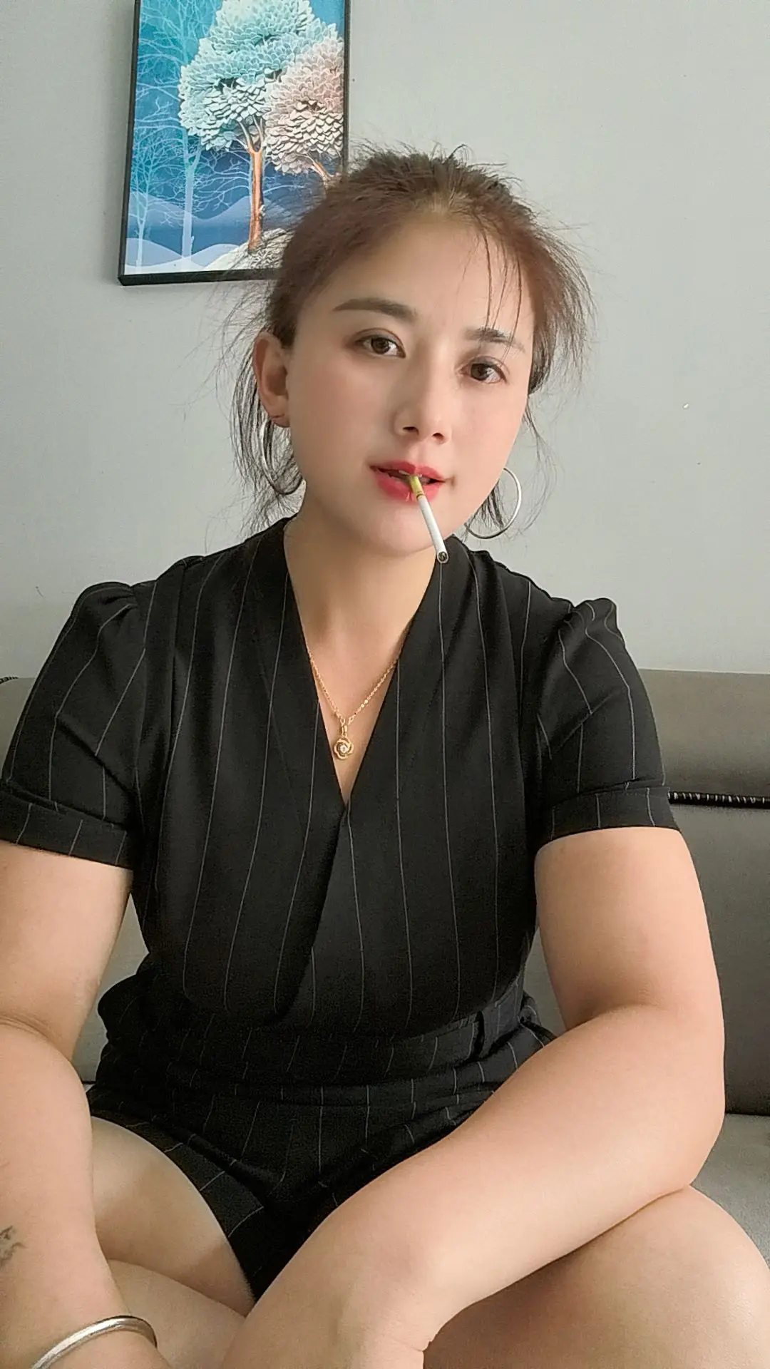 人生最怕就是执念太深，看不开，想不通，放不下，在痛苦里煎熬，在过往里纠...