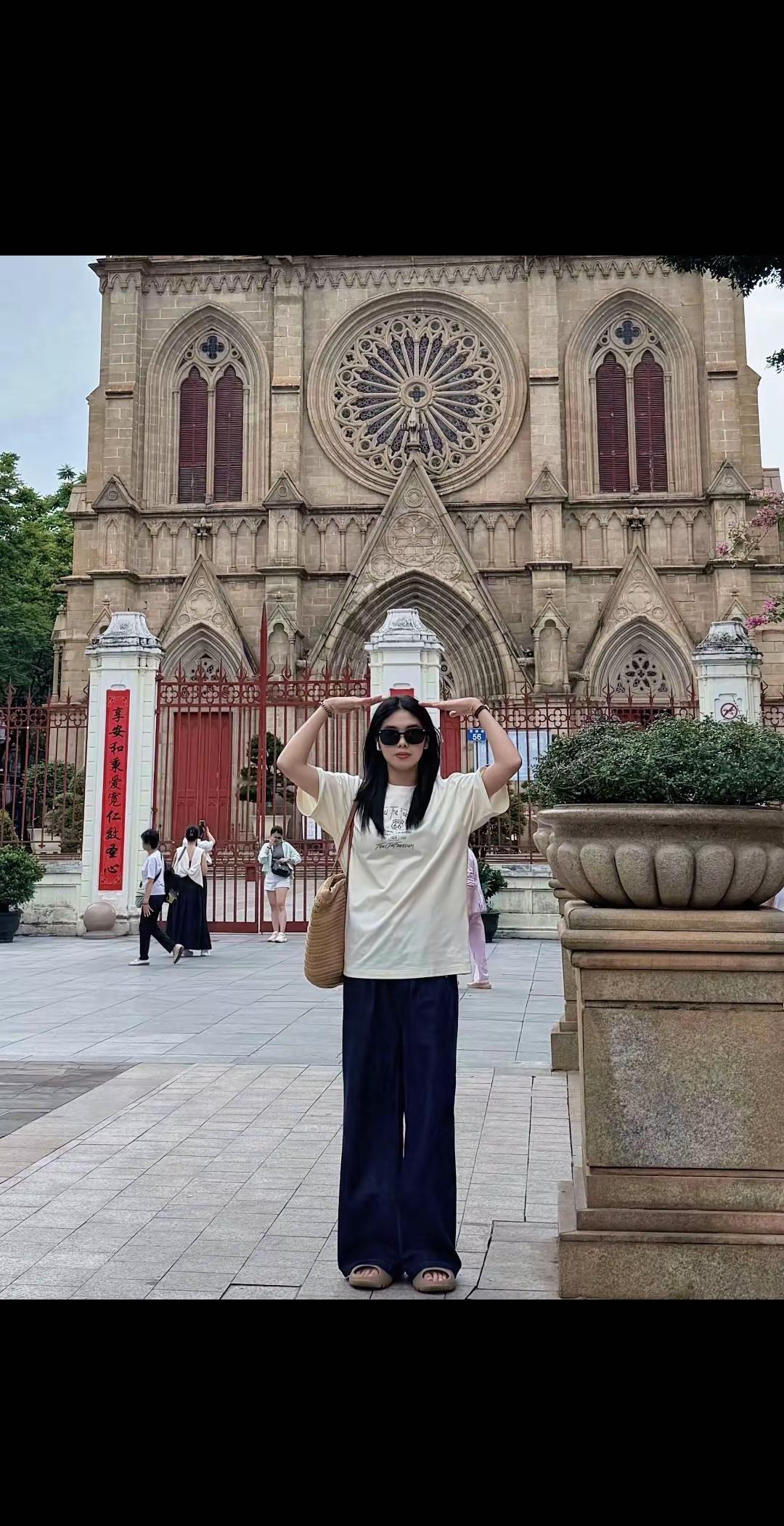 围着我转就行了 你哪有那么多自己的事要干
