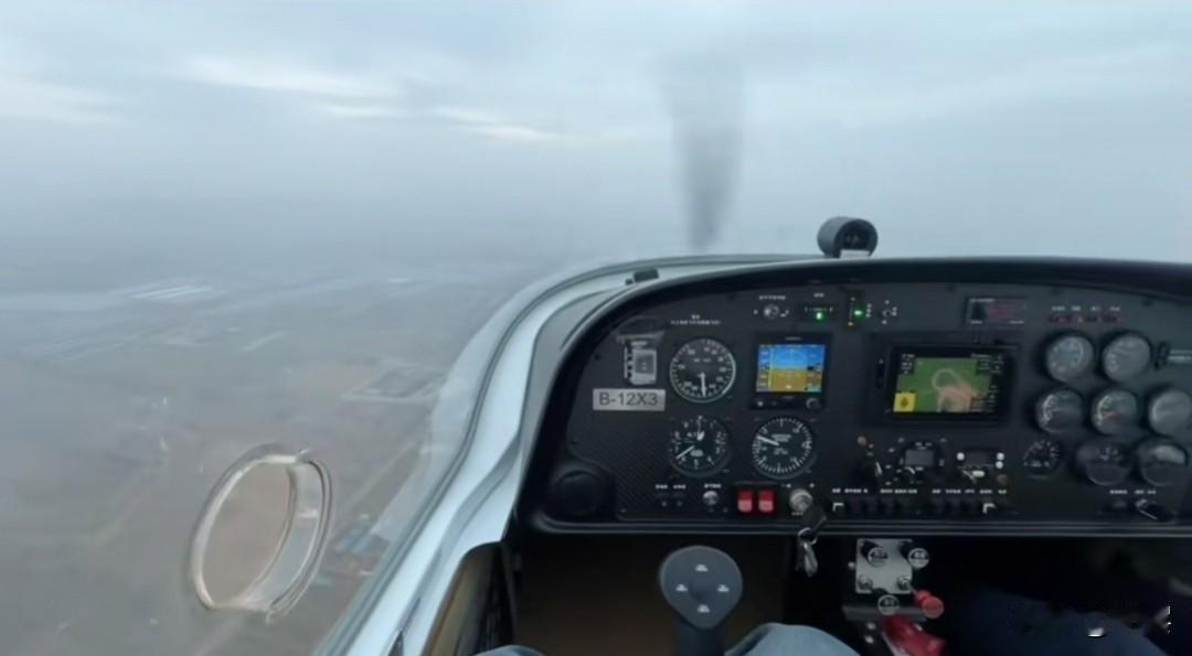 财富从来不是被“赚”走的，而是顺着信任，流向那个“能把事办成”的人。
让信任成为