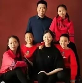 李想第六子即将到来！

事业红红火火，家庭人丁兴旺。

李想妻子肚大如萝，马上临