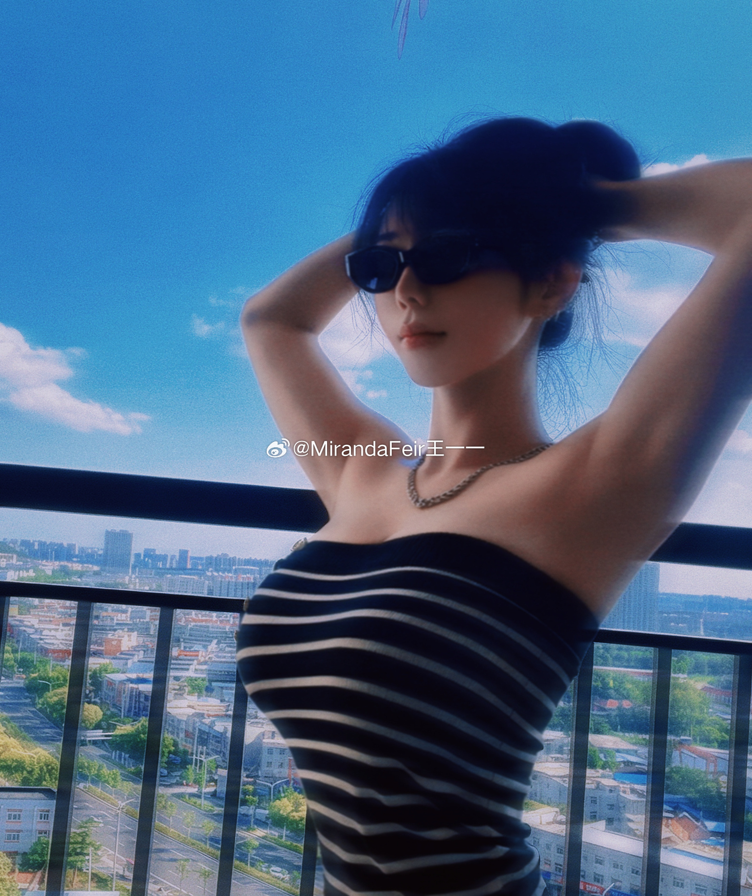 这么热的天🌞不适合拥抱🫂 