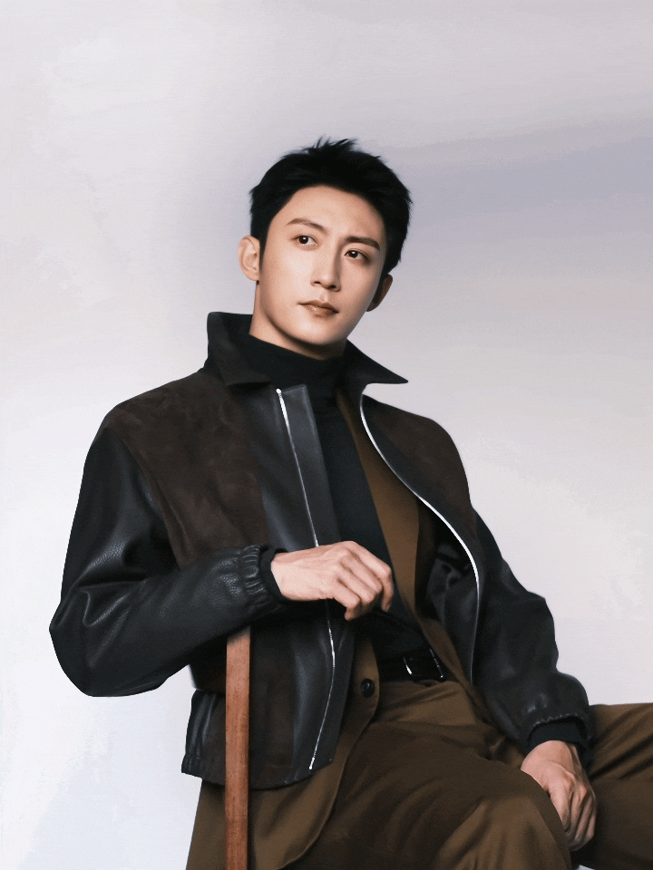 黄景瑜官宣菲拉格慕全球品牌代言人，今年第三个全球代言人，🥝破万爆剧➕票房年冠电