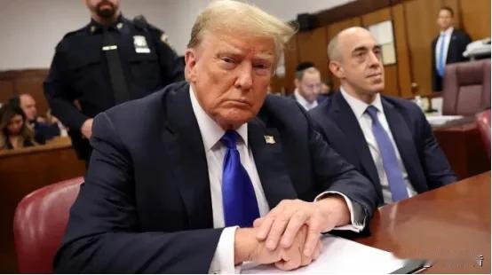 特朗普对华强硬背后的真相：不是嚣张，是深层恐惧藏不住
 
特朗普执政以来，始终对