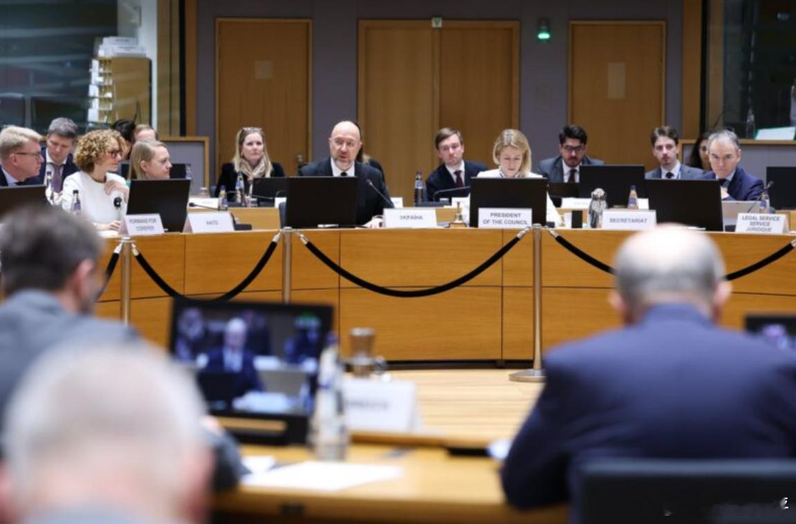 【欧盟突然砸款15亿加码军工，孙玉良：把“援乌”写进了强欧目标】布鲁塞尔的冬天向