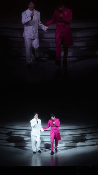 秦昊李克勤再唱披哥兰亭序秦昊李克勤粤语三连唱是谁又梦回披4了我不说啊！秦昊李克勤