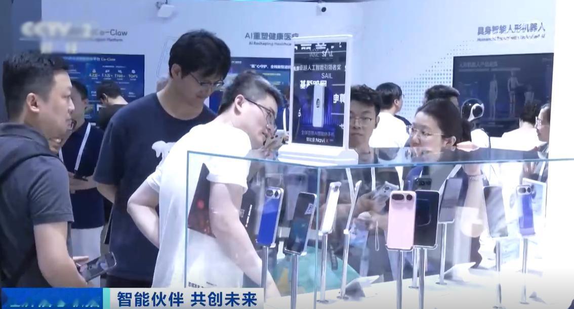 让手机替你“动手”：努比亚如何定义AI智能体的行动力

传统AI助手的尴尬在于：