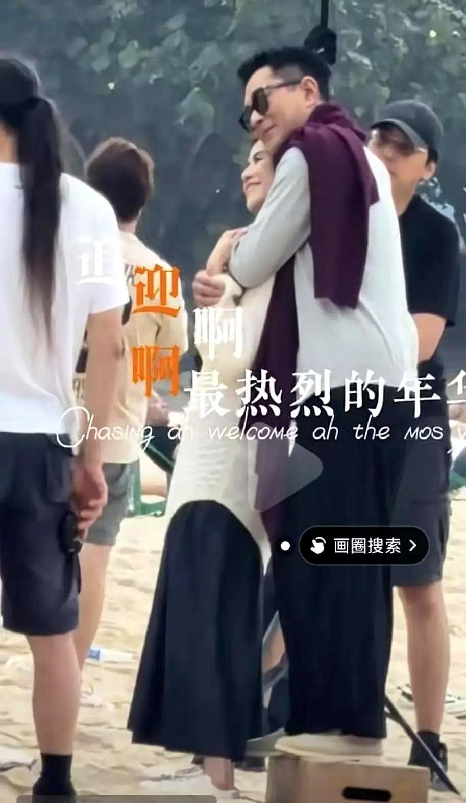 古天乐拍广告，脚下竟踩着个箱子？！

宣萱和古天乐最近又合体拍广告了，老搭档默契