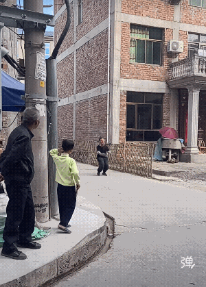 我25岁前也可以像他这样上去，现在只能通过技巧上去了!
