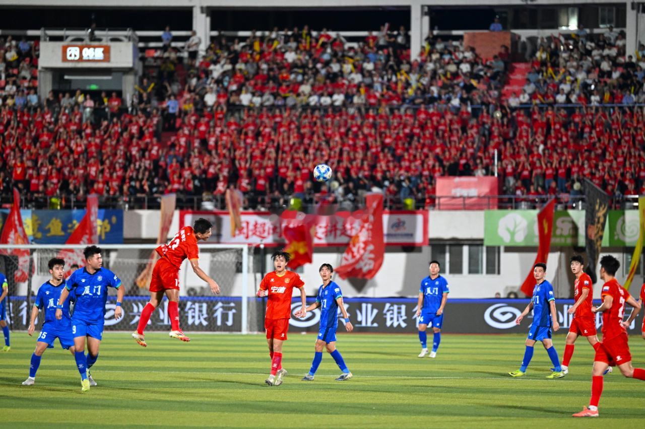 闽超收官夜 共有超6万人现场观看今晚五大赛场共到场观众61227人三明14766