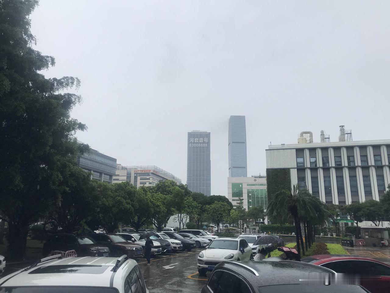 无人驾驶出租车比较狠，它是一个系统存在，天然具有垄断性。以前的网约车、出租车，个