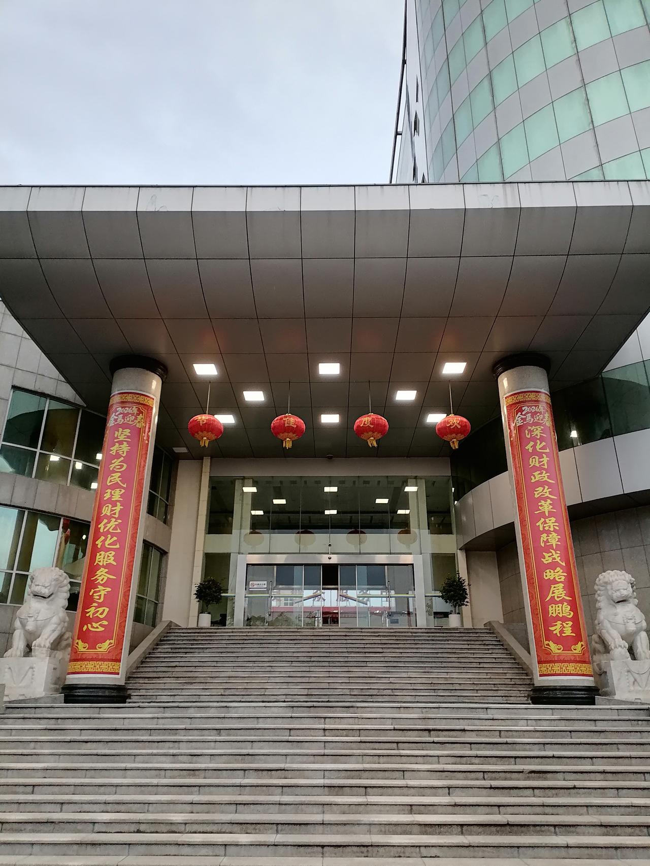 南浦诗联微信群交流录3

作者：张咸元
贺宋俊生先生新著出版首发

七旬风雨走尘