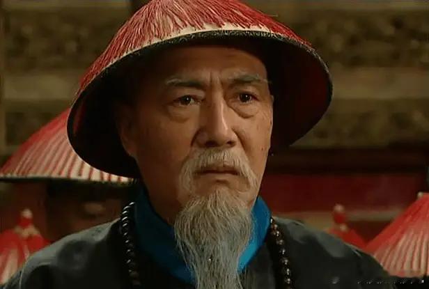 三国 1750 年冬，安徽桐城张家老宅前来了一队钦差。78 岁的张廷玉拄着拐杖立