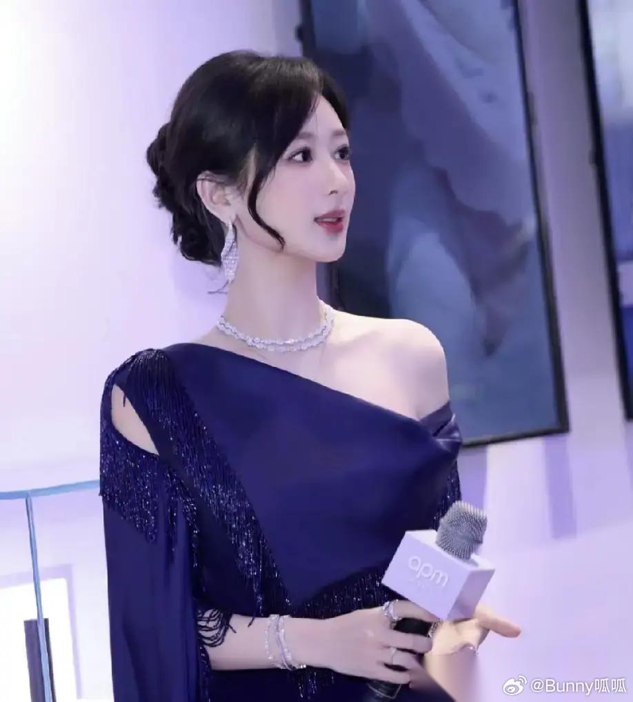 杨紫暂别综艺:是坚守演员本职，还是自毁热度源泉？ 2026年6月初，内地演员杨紫