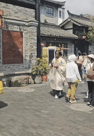 张飞也是“妃”，李逵也是“魁”呀……