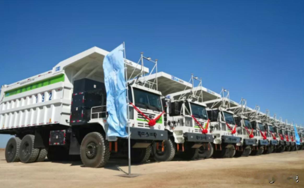 4月8日，宇通重工在新疆向奇台县银都建设工程有限公司批量交付新能源无人驾驶矿卡，