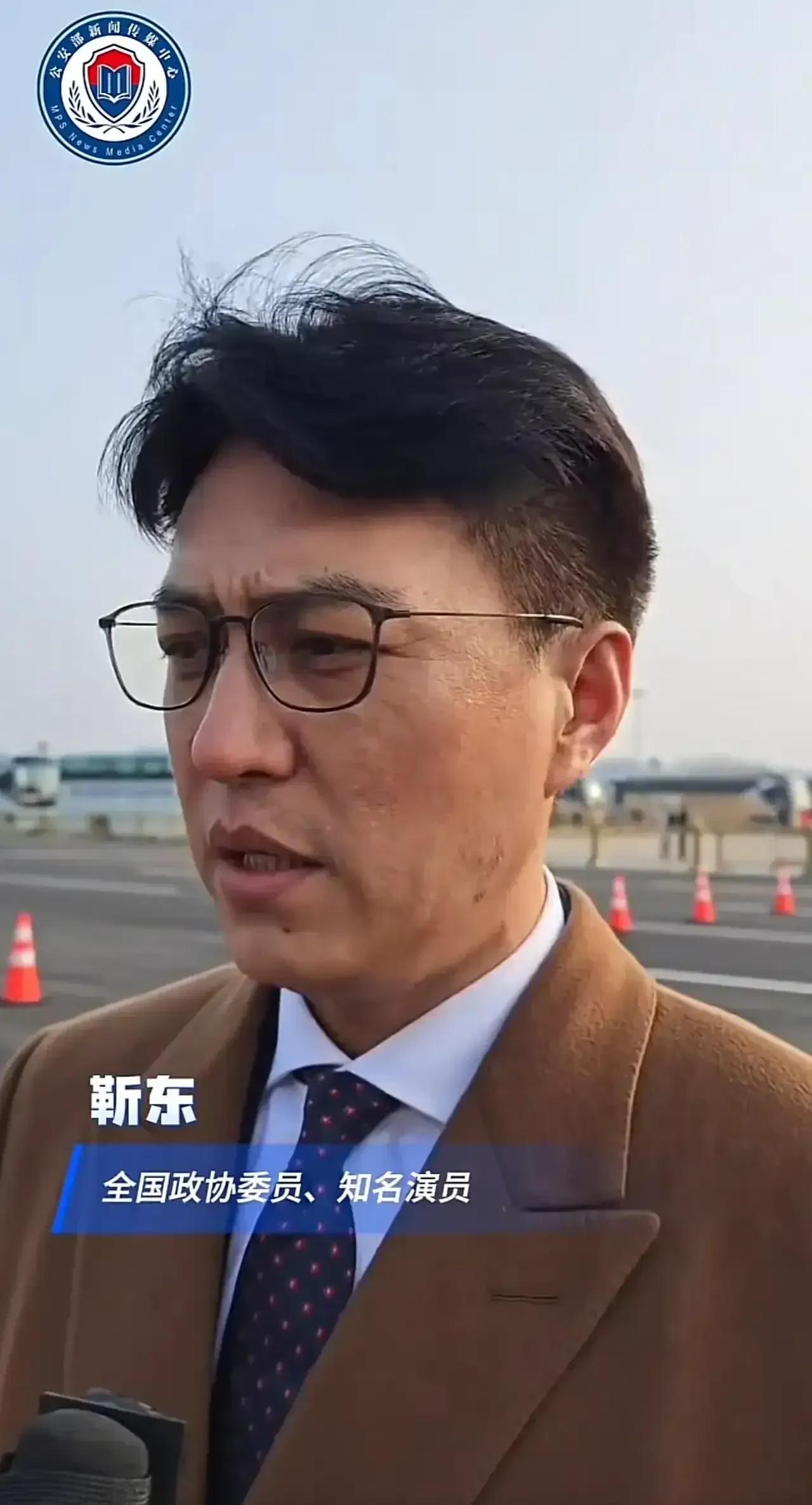 全国政协委员，著名演员勒东，在没有美颜没有滤镜的加持下，我们再看看他， 我的心里