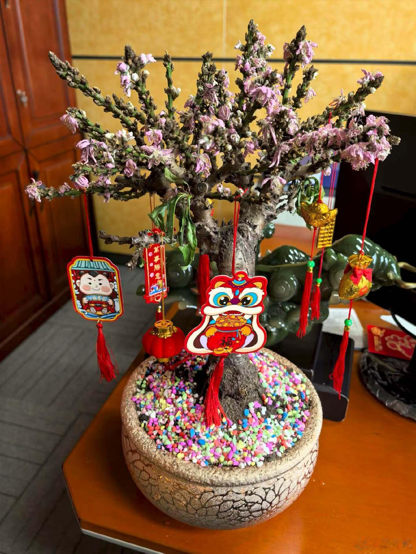 开工大吉年初五已开工，球队初五便开始集结备战新赛季了……在这里，鸣聊体育 祝福大