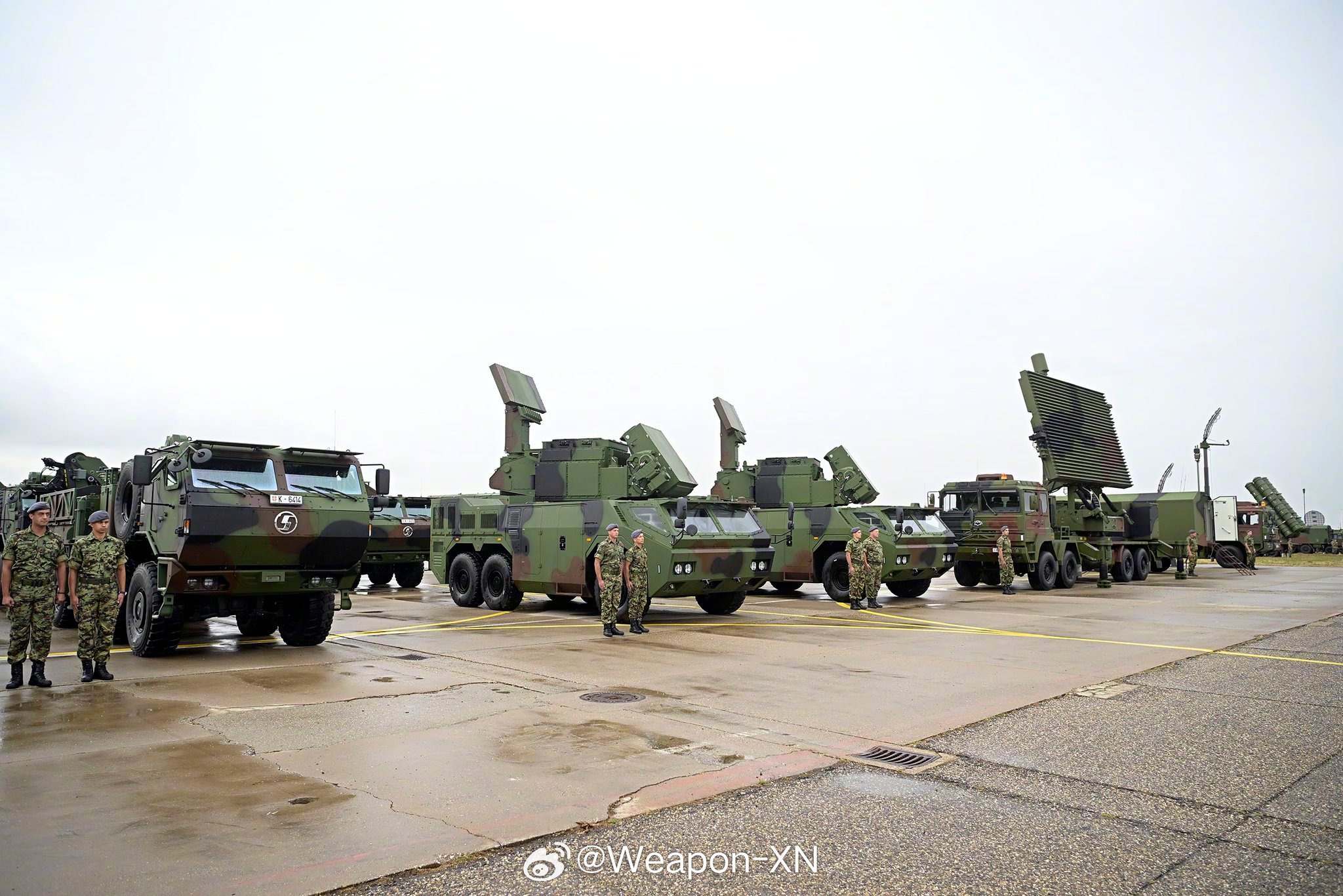 #兵器影像[超话]# 在旗帜-2024 演习期间，塞尔维亚国防部长布拉迪斯拉夫·