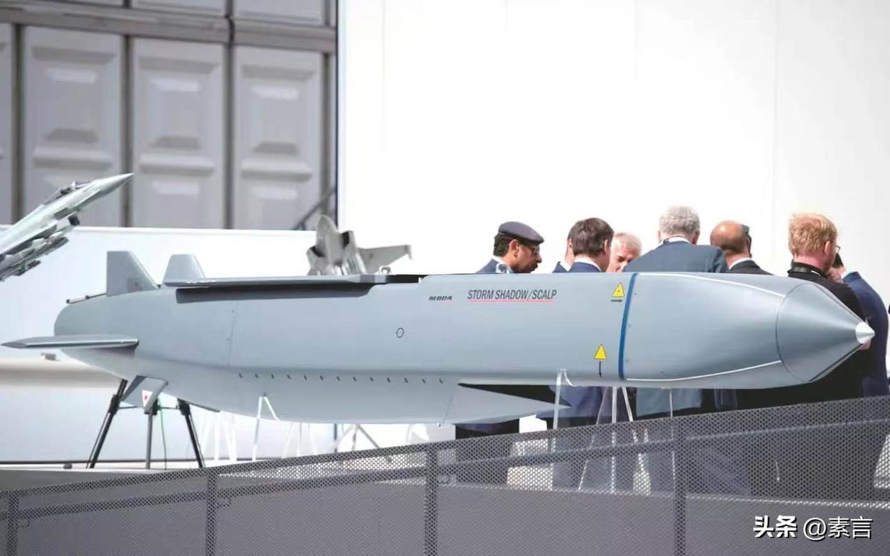 俄罗斯召见英法大使，怒斥乌袭击为恐怖主义，要求立刻划清界限
 
俄罗斯召见英法大