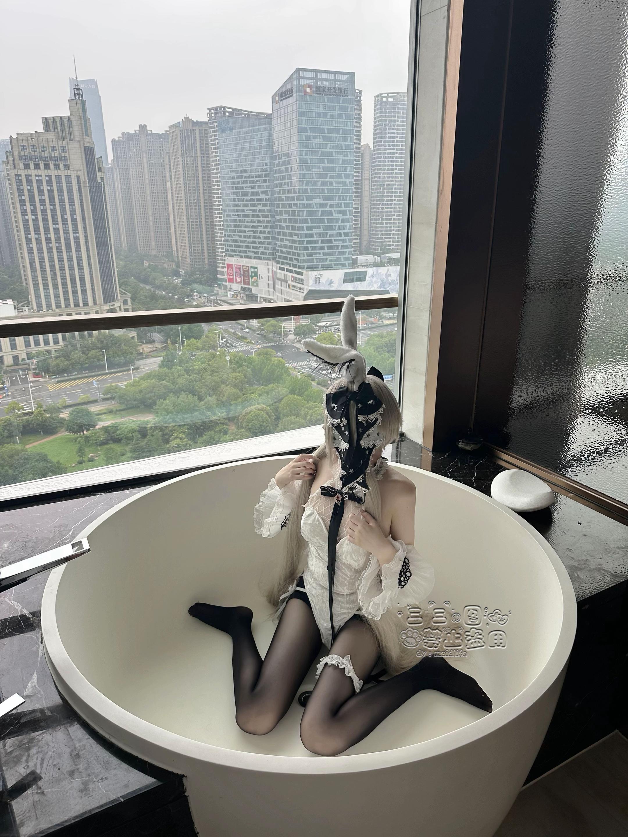 想过那种干什么都有人陪 睡醒就能和老公撒娇的日子