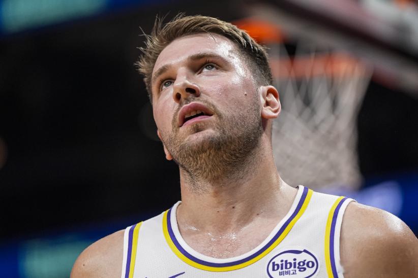 NBA常规赛，湖人119-95击败雄鹿。赛后东契奇接受了媒体的采访。东契奇表示，