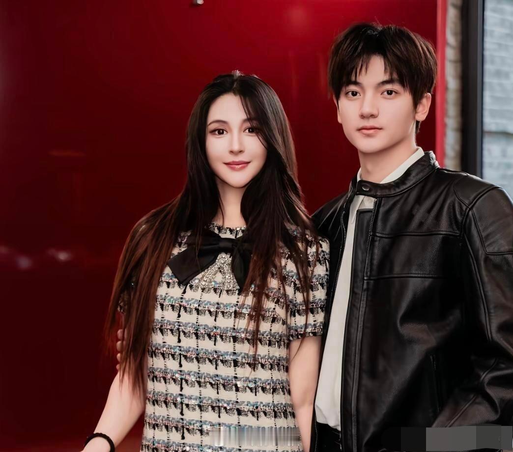 演员刘子瑞官宣退圈，回归家庭引热议2026年2月1日，演员刘子瑞通过微博视频宣布