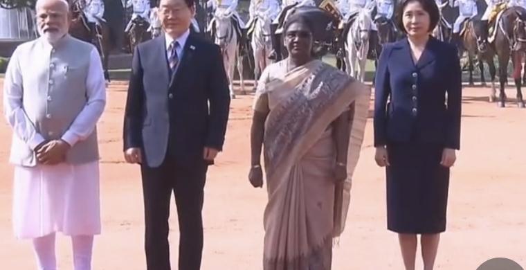 韩国总统李在明4月20日访问印度期间和印度总理莫迪会面以后，讨论解决经济合作问题