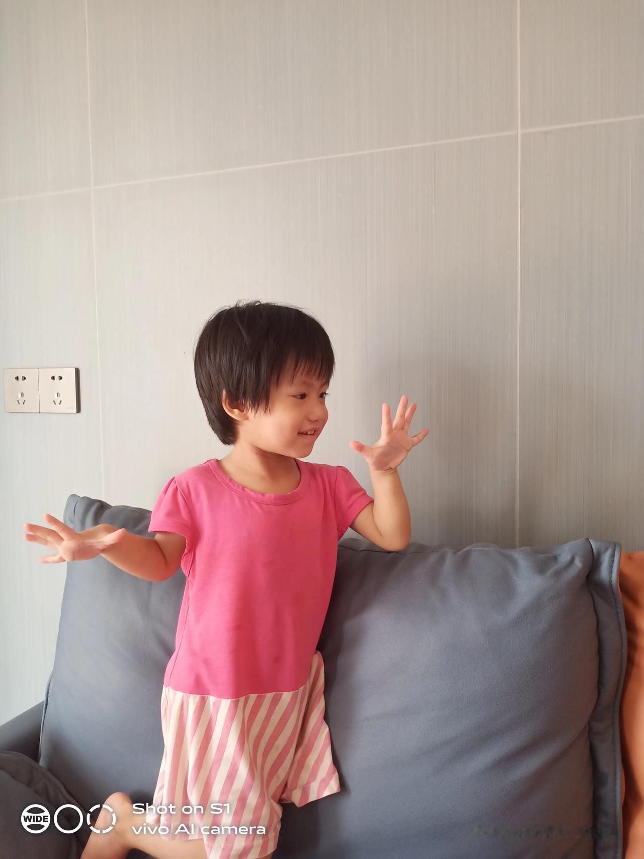 十几年前一个寒风凛冽的冬天，北校区几十人前往融安县中学实习，由蓝秋燕和吴平春教授