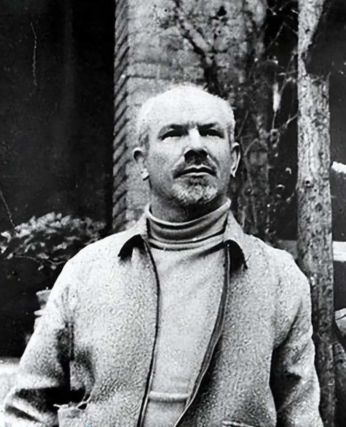 我一直以为白求恩就是个好人，课本里那种，脸谱化的好人。
直到今天，我才知道，这根