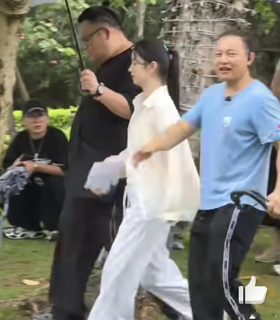 🥥潮热路透来了，下颌线还没回来 