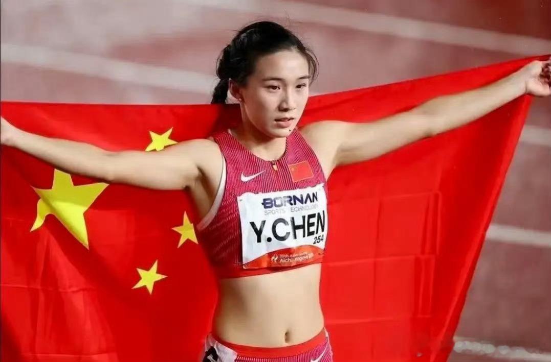 陈妤颉说新老交替这个词不好听 17岁的陈妤颉在夺冠后拒绝“新老交替”的标签，坚持