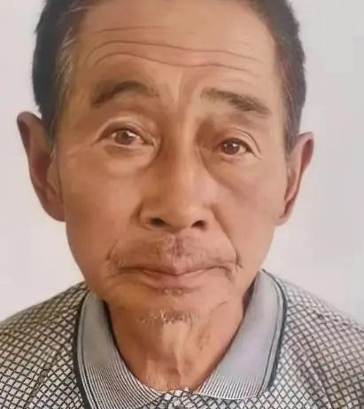 河北承德，75岁村民于国明下午两点五十分出门进山放羊，到4点19分拨通家人电话：