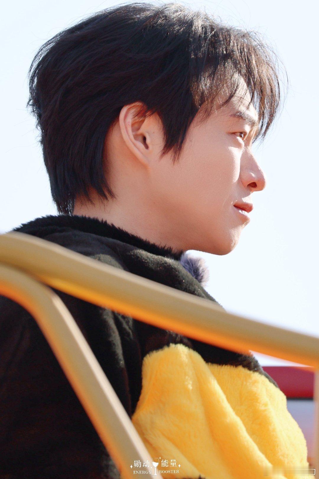 魏大勋一大早长沙出发周五晚高疯 勋总这是又要在长沙整什么好玩的活？狠狠期待了！ 