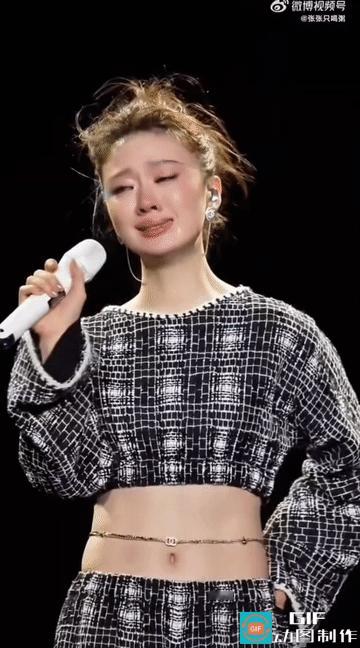 骂声里不翻车，金曲封神，这才是00后内地歌手的清醒与格局
 
最近网上那句“别忘