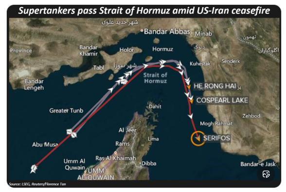 【超级油轮首次通过霍尔木兹海峡】路透社援引船舶追踪数据报道了这一消息。 这些油轮