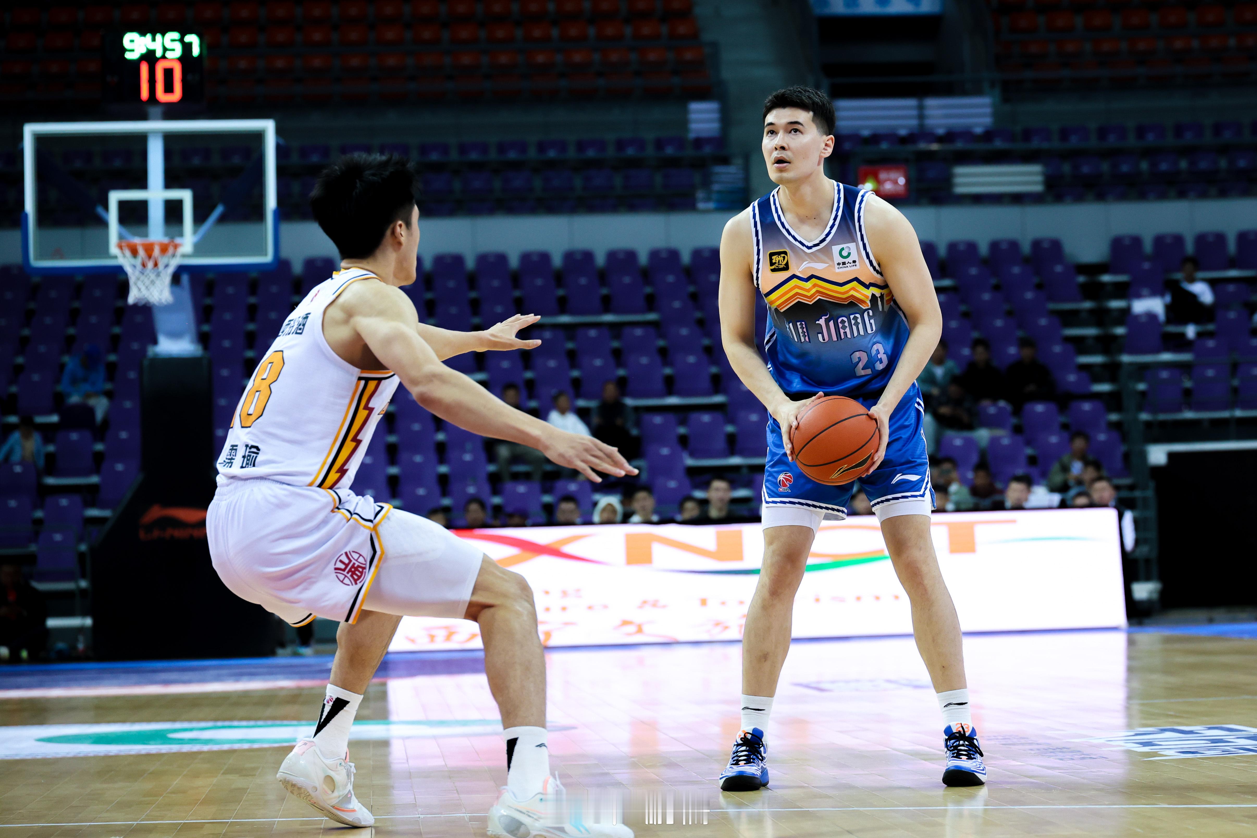 通过照片看看这球的配合[偷笑]图一：队长上线持球秒篮图二：没有机会，叫来皮特森接