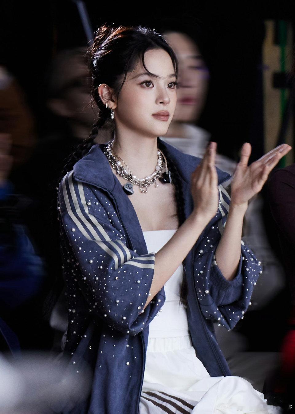 欧阳娜娜玛格丽特简直仙品 欧阳娜娜《玛格丽特》大提琴直拍太绝！垂眼专注拉琴的样子