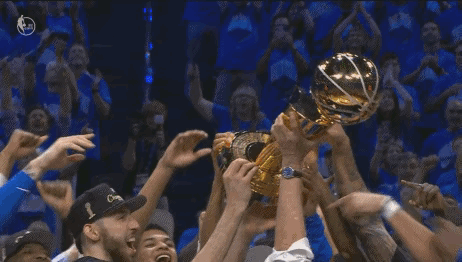 🏆️荣耀时刻！雷霆捧起NBA总冠军奖杯！NBA新王登基雷霆总冠军NBA总决赛 