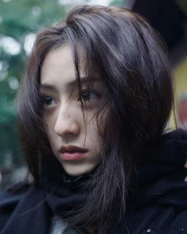 胡连馨 