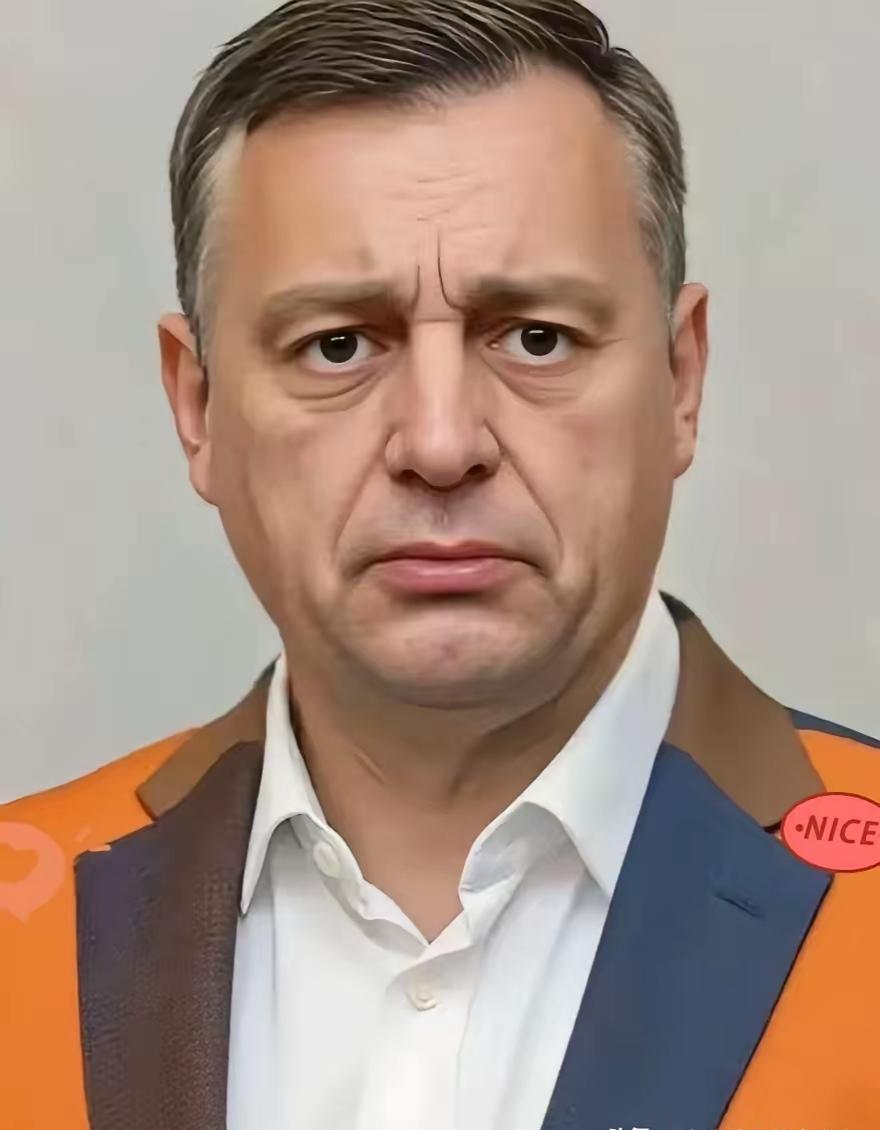 就在刚刚
匈牙利总理宣布
2025年11月8日，匈牙利总理欧尔班宣布，他在华盛顿